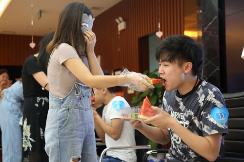 1-1 8��27�������������ⷿ�ٰ�ӭ����Ϧ�������˶������� ��.jpg