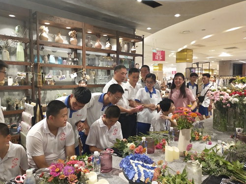 ¿Ê±×ðÁú¹ÙÍø½¨·¢ÆóҵЧÀͲ¿¼ÓÈëСÊÖÇ£´óÊÖ¡°³¤É³À¶¡±Éç»áʵ¼ùÔ˶¯2.jpg ¿Ê±×ðÁú¹ÙÍø½¨·¢ÆóҵЧÀͲ¿¼ÓÈëСÊÖÇ£´óÊÖ¡°³¤É³À¶¡±Éç»áʵ¼ùÔ˶¯2.jpg